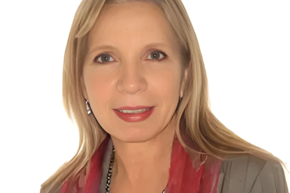 Edna Dos Santos - Creative PEC